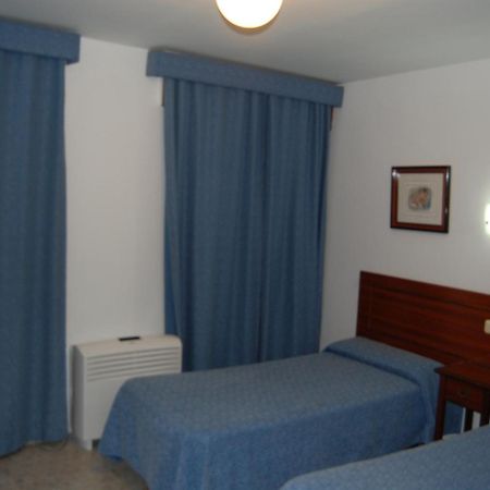 אלגסירס Hotel Marina Victoria מראה חיצוני תמונה
