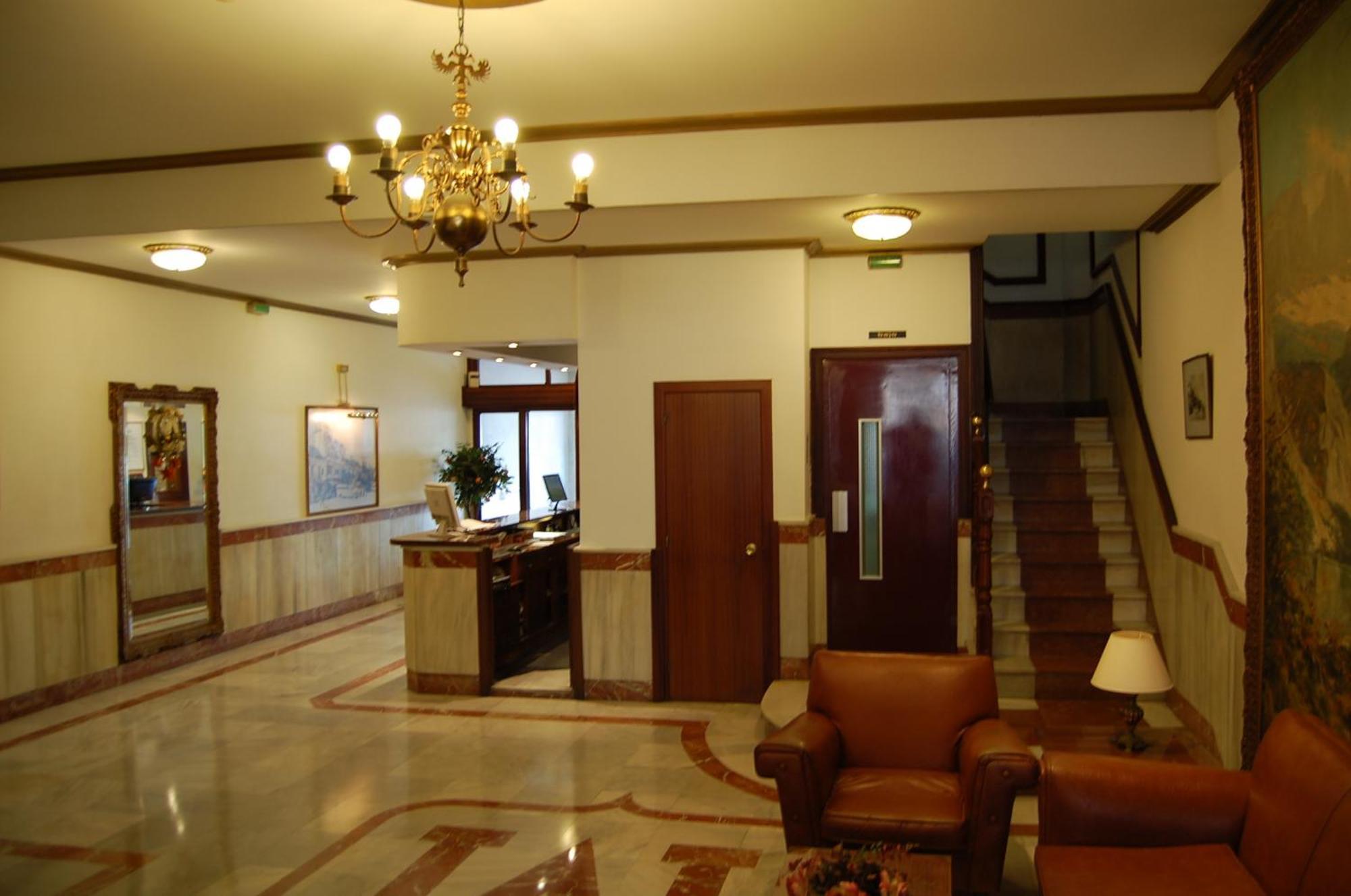 אלגסירס Hotel Marina Victoria מראה חיצוני תמונה