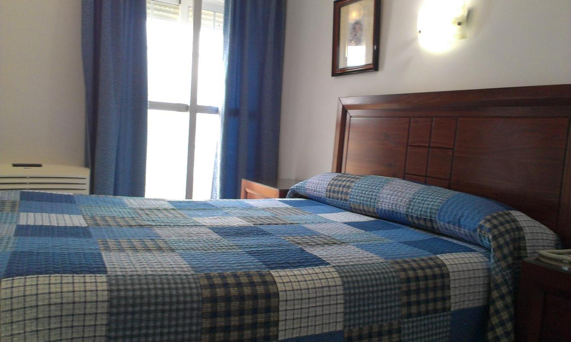 אלגסירס Hotel Marina Victoria מראה חיצוני תמונה